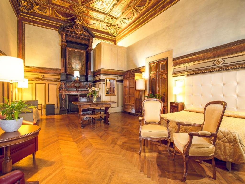 Номер Premium Hotel Bretagna Heritage - Alfieri Collezione