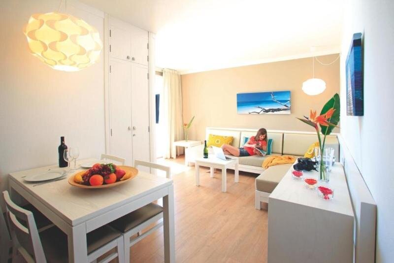 Standard Vierer Zimmer mit Balkon Apartamentos Bellamar