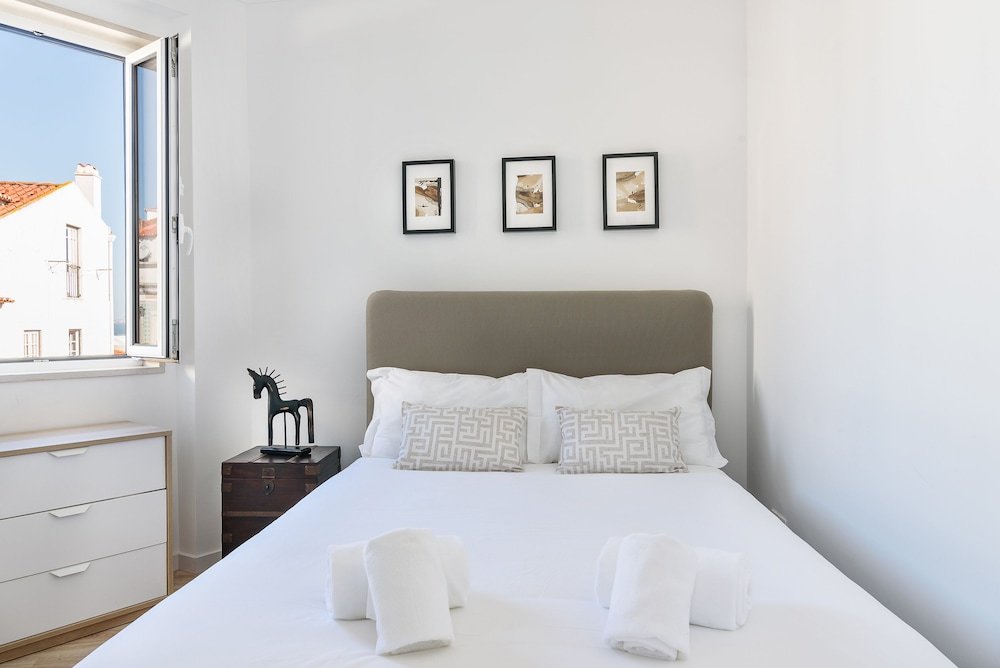 Апартаменты Altido Cosy 1-Bed Flat W/Seaview In Alfama