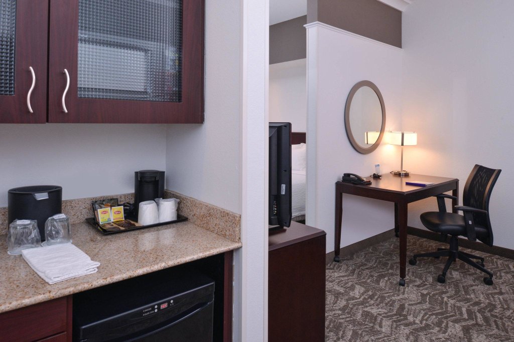 Двухместный люкс SpringHill Suites by Marriott Oklahoma City Airport