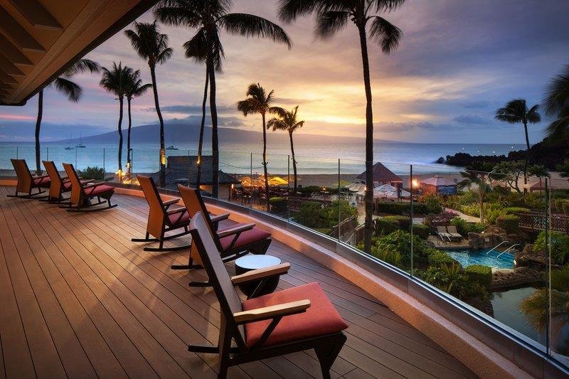 Кровать в общем номере с частичным видом на море Sheraton Maui Resort & Spa