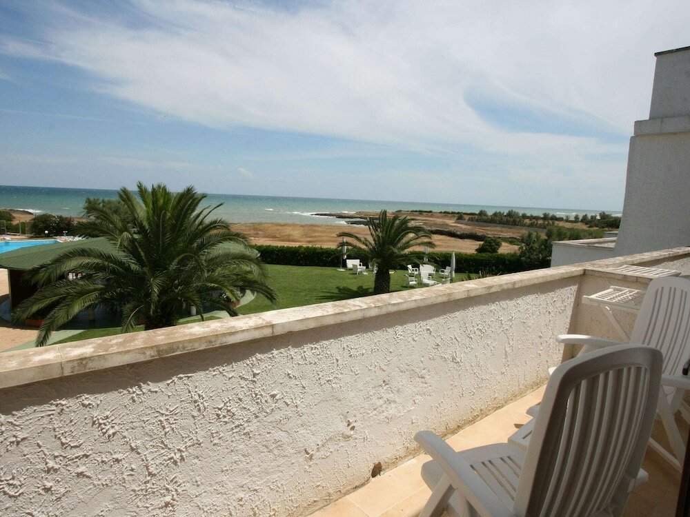 Apartment Comfy Apartment with Balcony near Puglia Beach
