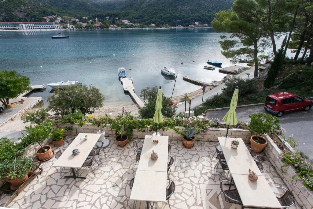 Apartment with sea view Guest House Rajic