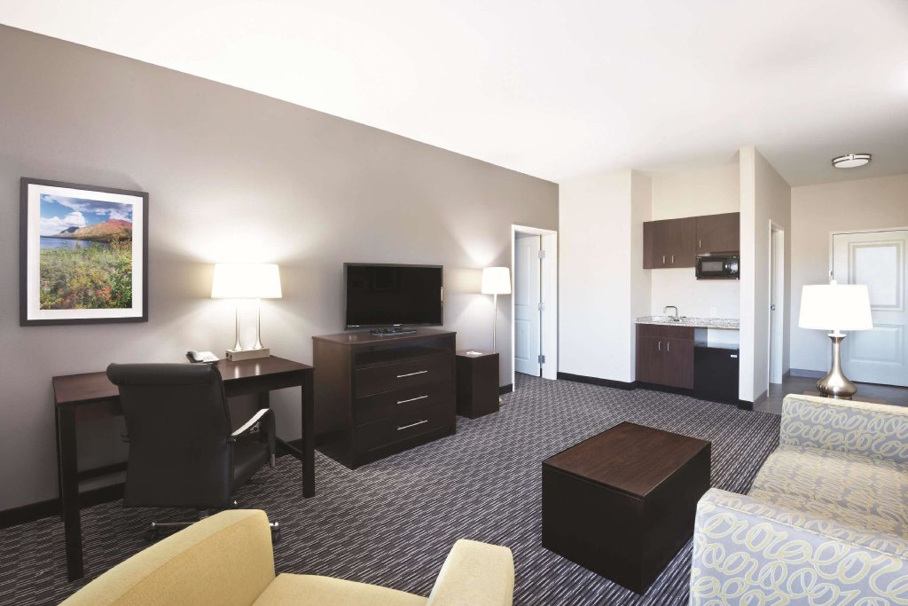 Четырёхместный люкс La Quinta Inn & Suites by Wyndham Billings