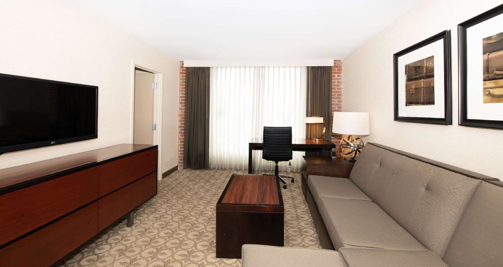 Suite doble 2 dormitorios DoubleTree by Hilton Hotel & Suites Charleston Airport