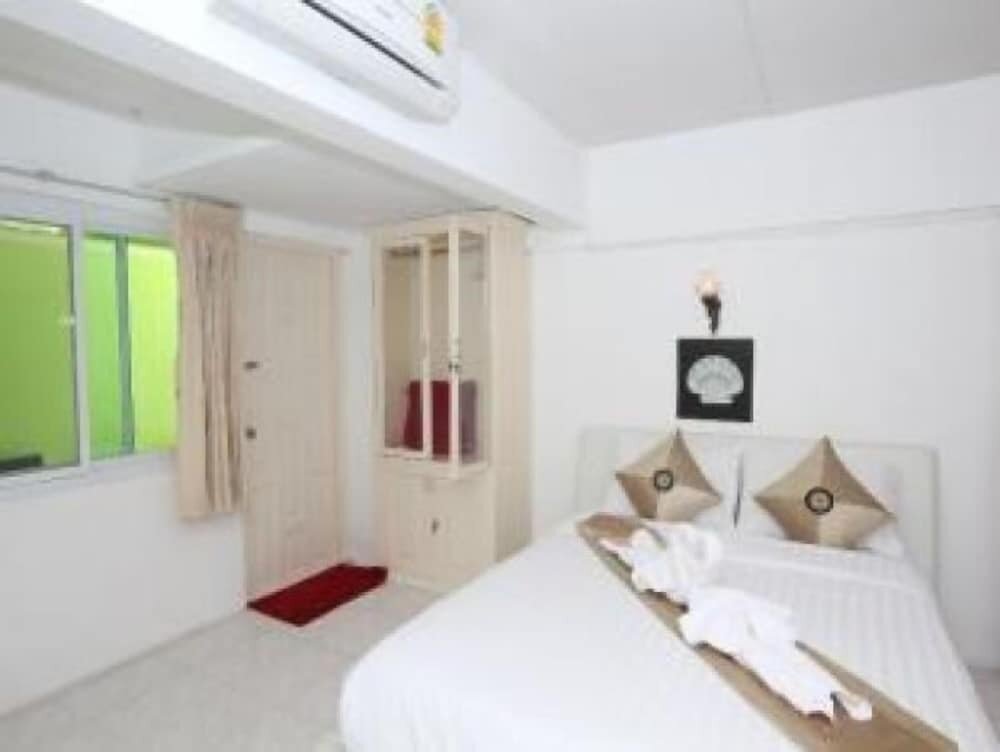 Standard Doppel Zimmer mit Balkon Maria Room for Rent Hua Hin