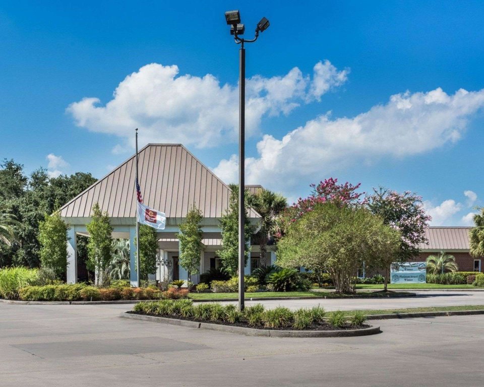 Люкс Clarion Inn Conference Center Gonzales
