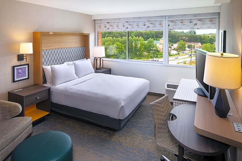Двухместный люкс c 1 комнатой Holiday Inn Charlottesville-Monticello, an IHG Hotel