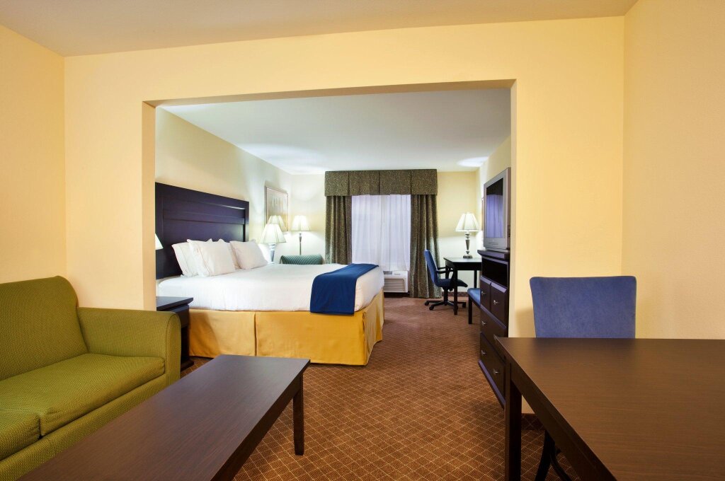 Люкс Holiday Inn Express Hotel & Suites Chicago South Lansing, an IHG Hotel