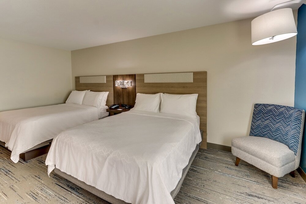 Standard Quadruple room Holiday Inn Express & Suites