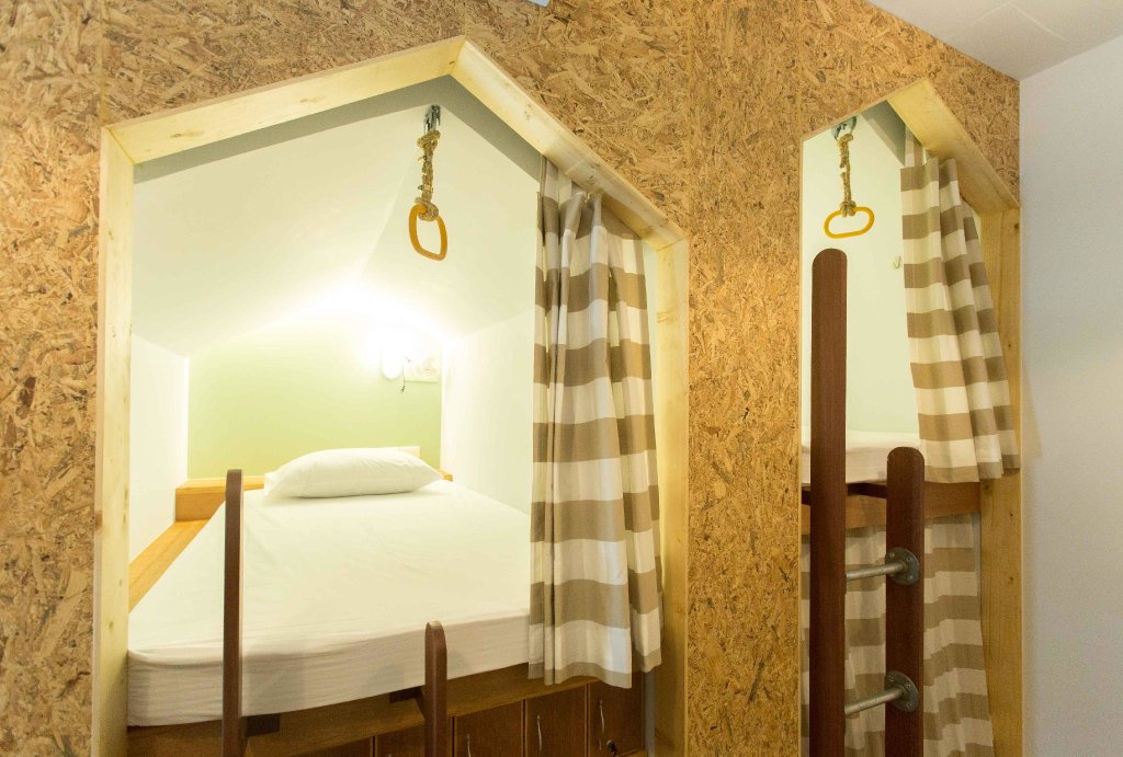 Cama en dormitorio compartido (dormitorio compartido femenino) Barn & Bed Hostel