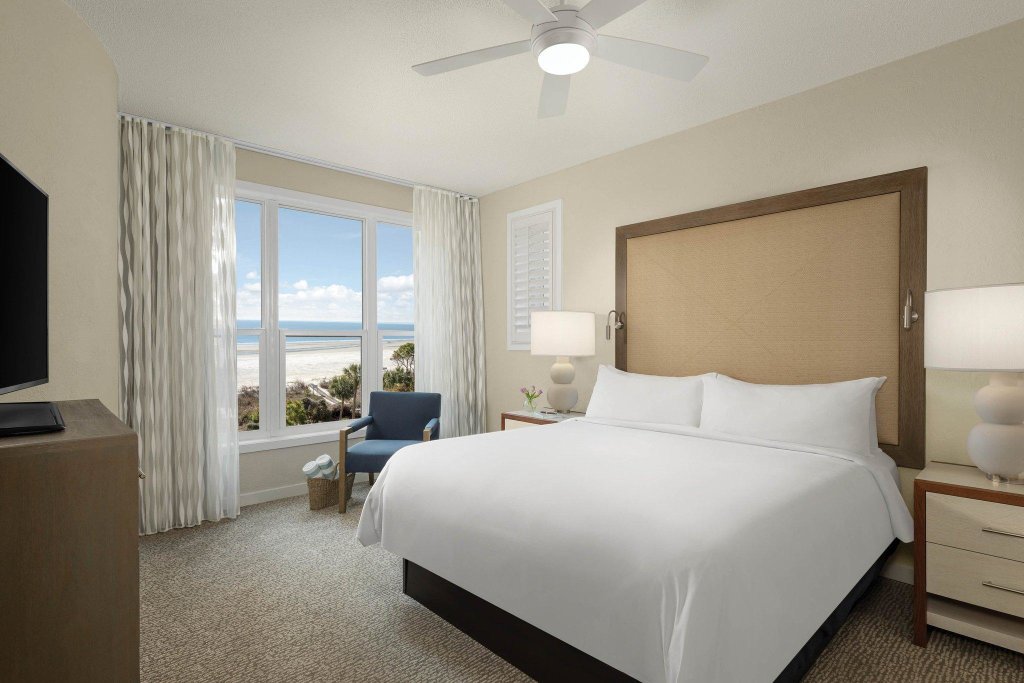 Вилла с 2 комнатами с балконом и с красивым видом из окна Marriott's Monarch at Sea Pines