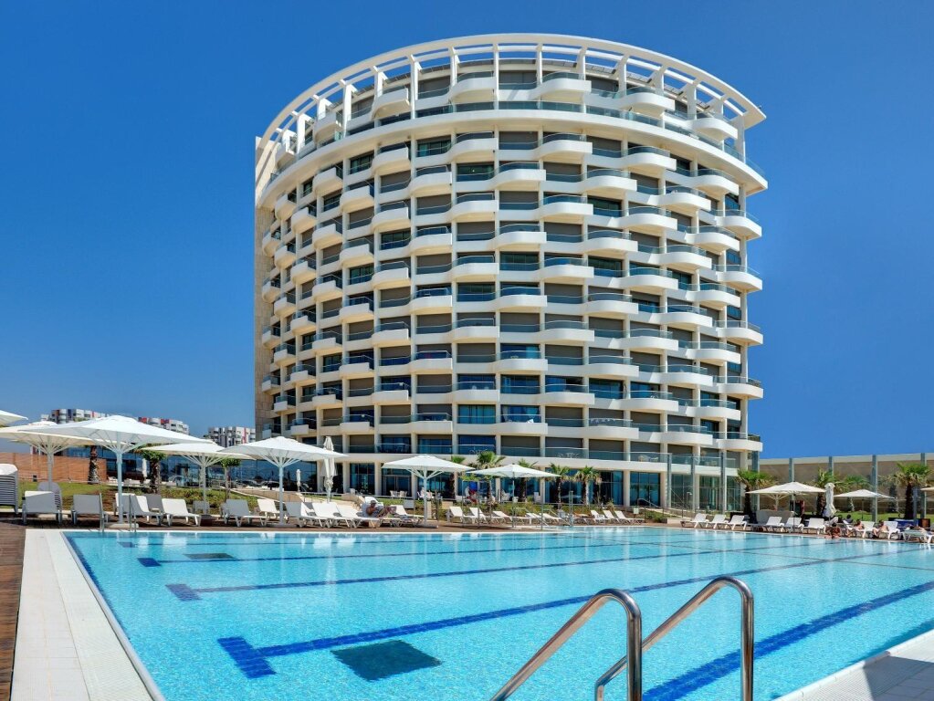 Кровать в общем номере West Tel Aviv- All Suites Hotel By The Sea