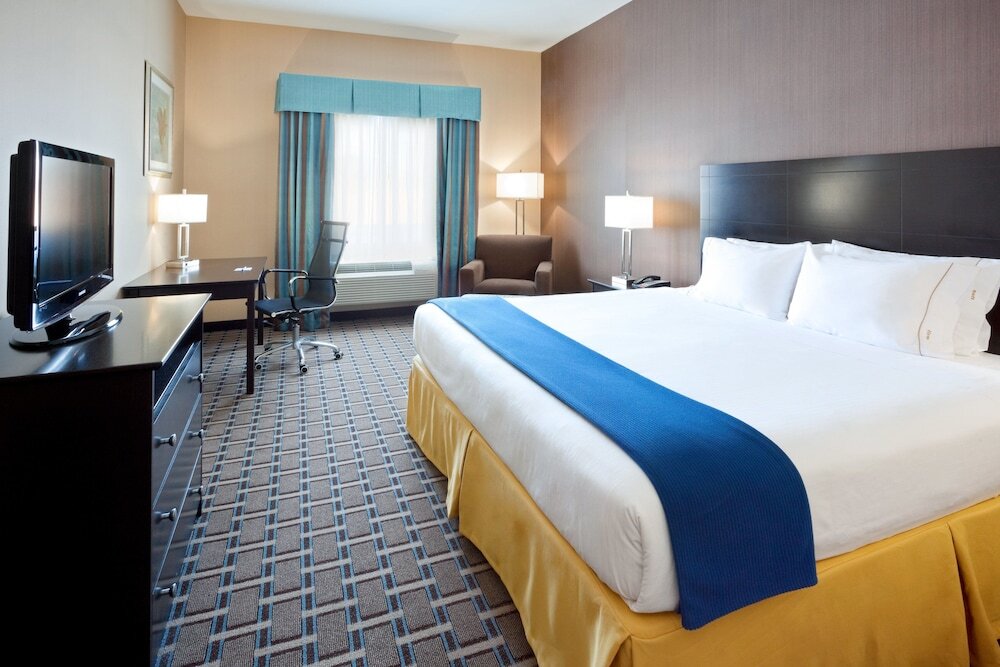 Четырёхместный номер Standard Holiday Inn Express Hotel & Suites West Coxsackie, an IHG Hotel