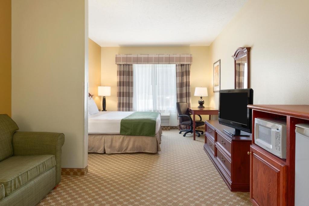 Студия Country Inn & Suites by Radisson, Council Bluffs, IA