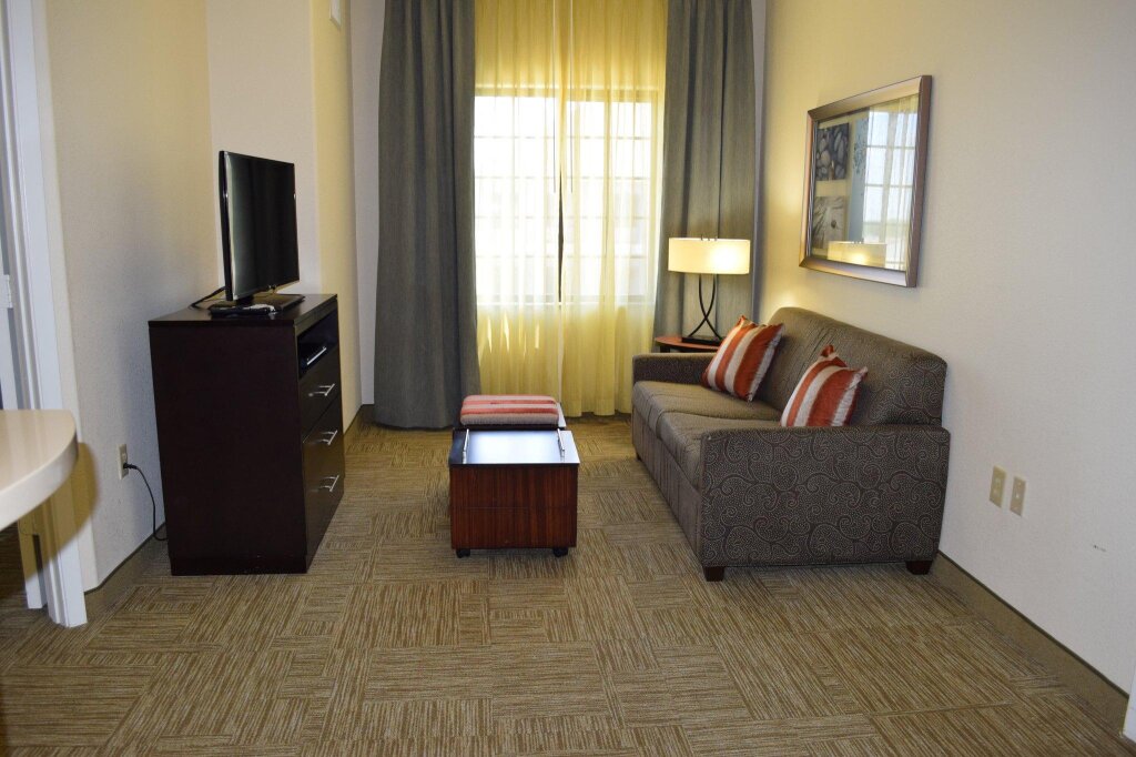 Люкс с 2 комнатами Staybridge Suites Houston Stafford - Sugar Land, an IHG Hotel