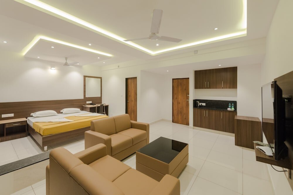 Luxury Suite Hotel Karuna Residency
