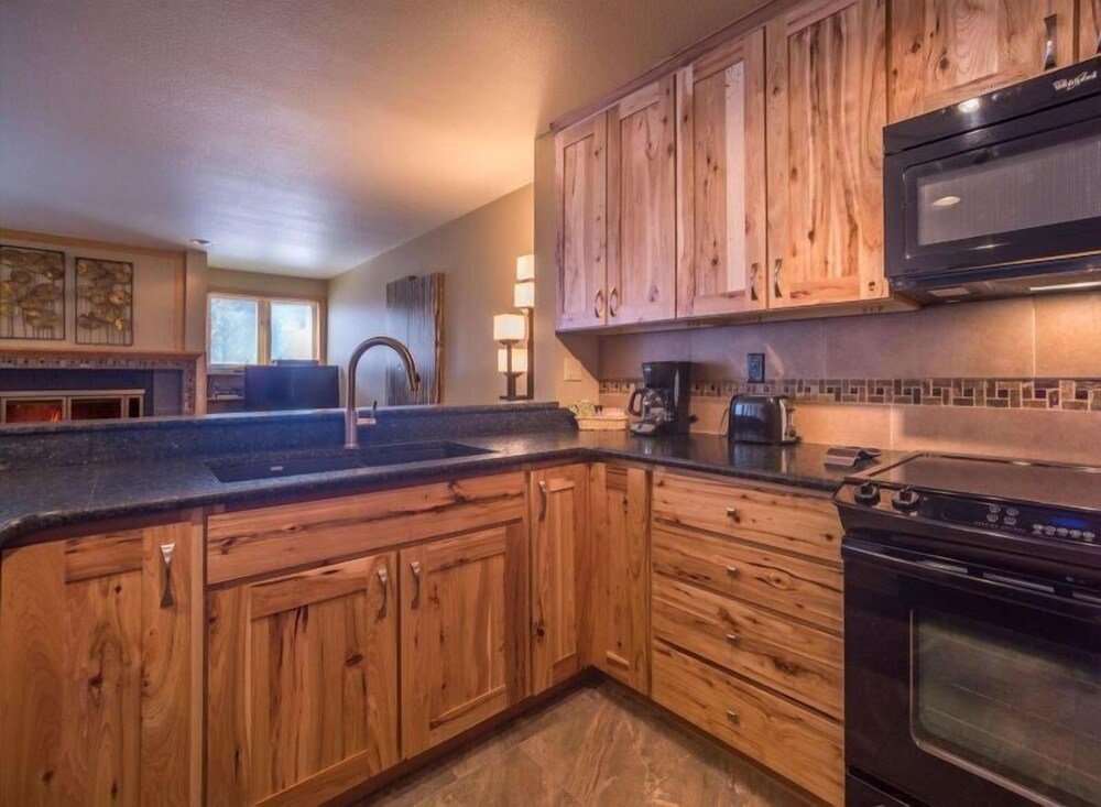 Apartment Liftside Condominium 1 Bedroom Apartment by Key to the Rockies