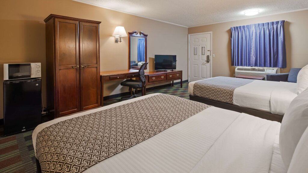 Standard Doppel Zimmer SureStay Hotel