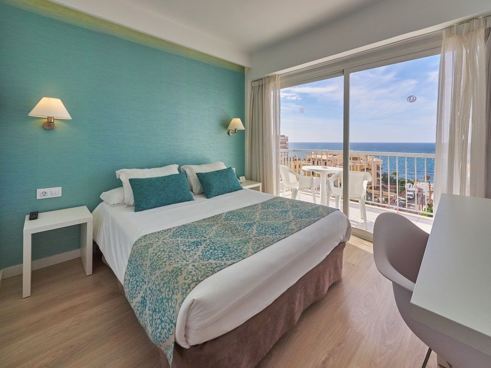 Habitación doble con balcón y con vista al mar BQ Apolo Hotel