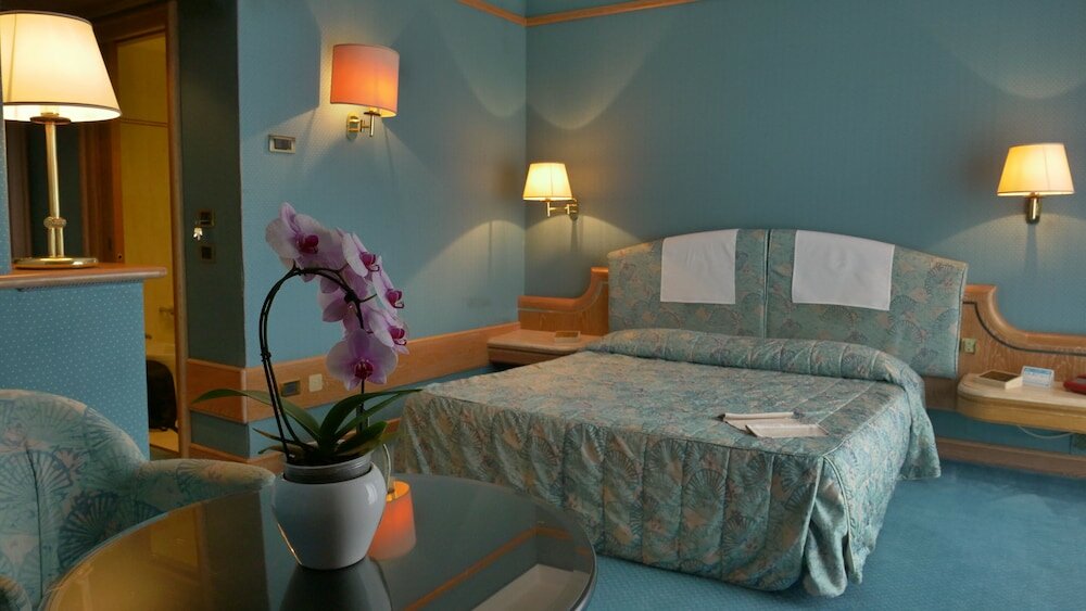 Deluxe room with balcony and with sea view 501 Hotel