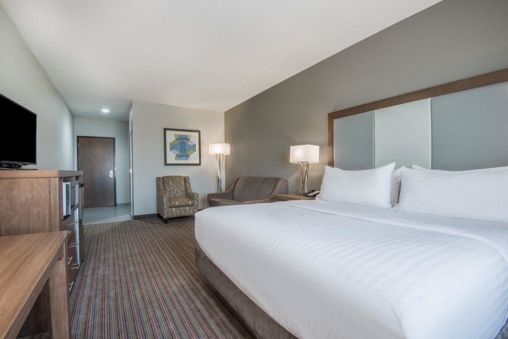 Suite doble Holiday Inn Express & Suites Stillwater - University Area, an IHG Hotel