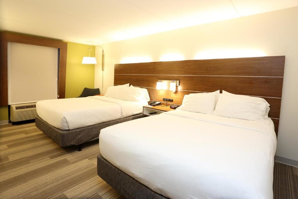 Номер Standard Holiday Inn Express & Suites Newport News, an IHG Hotel