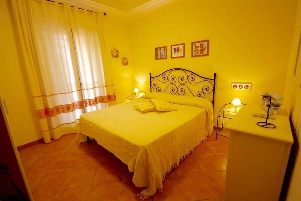 Casa Antonella 奥尔比亚
