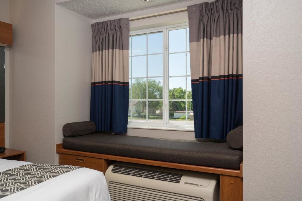 Двухместный люкс Microtel Inn & Suites by Wyndham Springfield