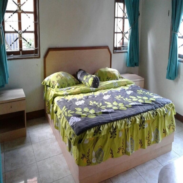 3 Bedrooms Villa Kota Bunga Q