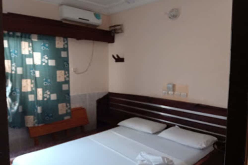 Standard Zimmer Sanwi Hotel