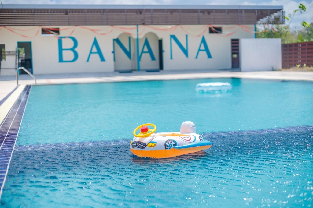 Четырёхместный номер Standard Banana Resort Sadao