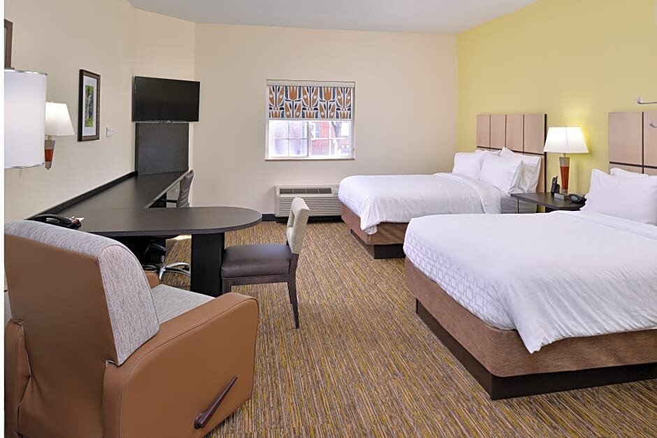 Люкс Standard Candlewood Suites Winchester, an IHG Hotel