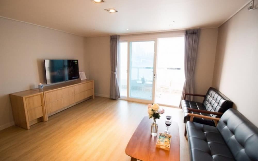Habitación familiar Estándar con vista al océano Yeosu Lium Hostel