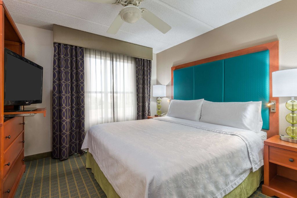 Двухместный люкс для некурящих c 1 комнатой Homewood Suites by Hilton Orlando-Nearest to Universal Studios