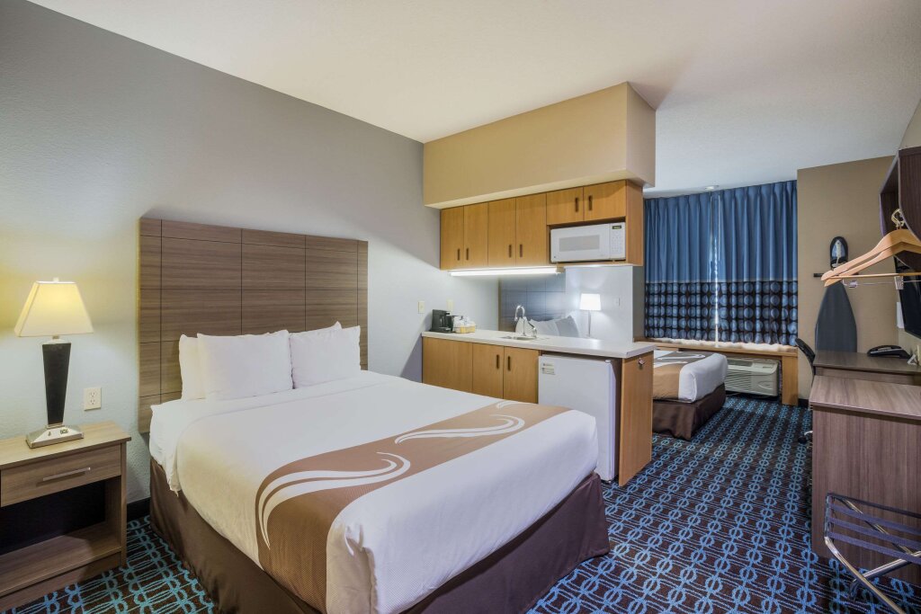 Suite Quality Inn & Suites Blue Springs - Kansas City