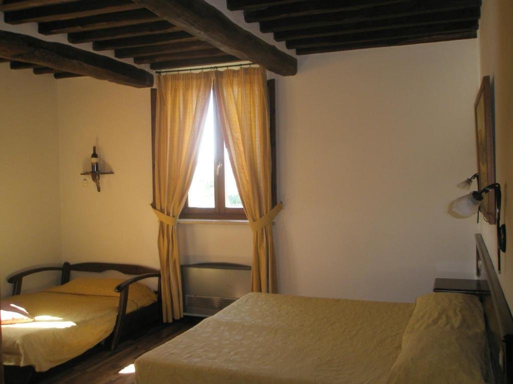 Standard Triple room Fonte Dei Tufi Siena