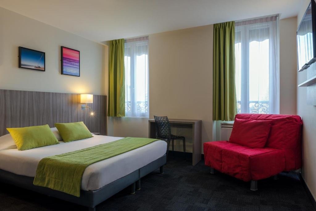 Standard triple chambre Reims Hotel