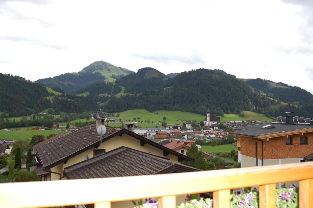 2 Bedrooms Apartment with balcony and with mountain view Haus Amalie