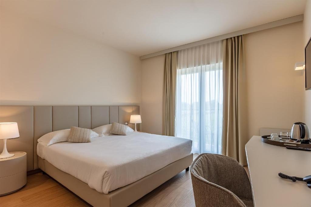 Komfort Dreier Zimmer Leonardo Hotel Lago di Garda - Wellness and Spa
