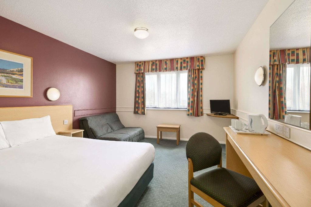 Double room Days Inn Hotel Sheffield South