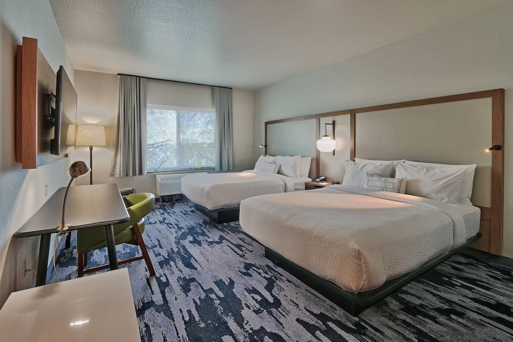 Четырёхместный номер Standard Fairfield Inn & Suites by Marriott Albuquerque North