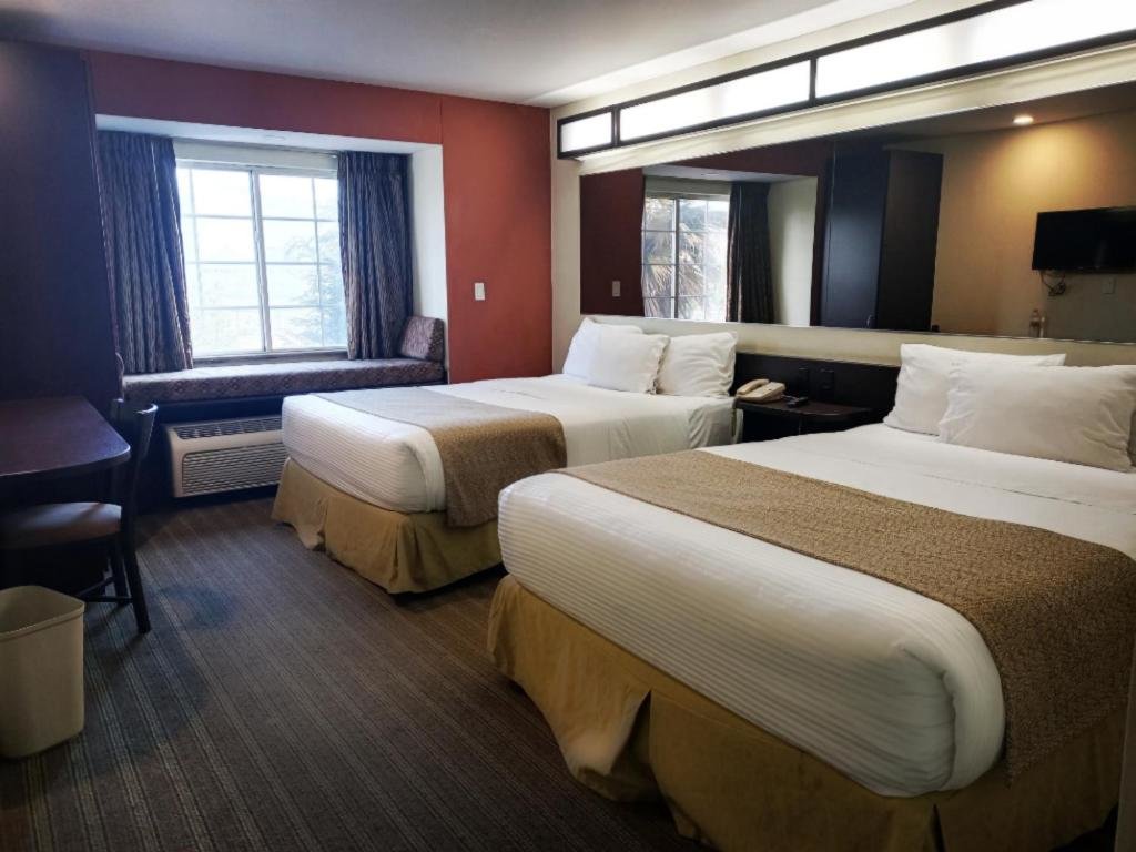 Двухместный номер Standard Microtel Inn and Suites by Wyndham Toluca