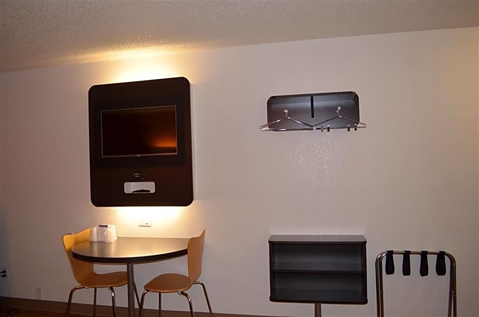 Standard room Motel 6