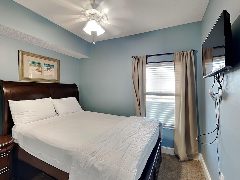 Номер Standard с 3 комнатами с балконом и с видом на океан Majestic Beach Resort by Southern Vacation Rentals II