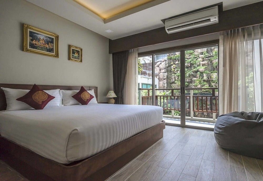Standard Zimmer mit Balkon und mit Stadtblick The Agate Pattaya Boutique Resort