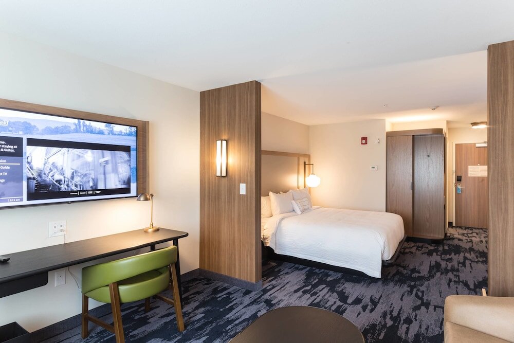 Люкс c 1 комнатой с видом на реку Fairfield Inn & Suites by Marriott Northfield