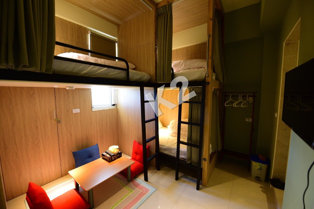 Кровать в общем номере (женский номер) K2 Hostel