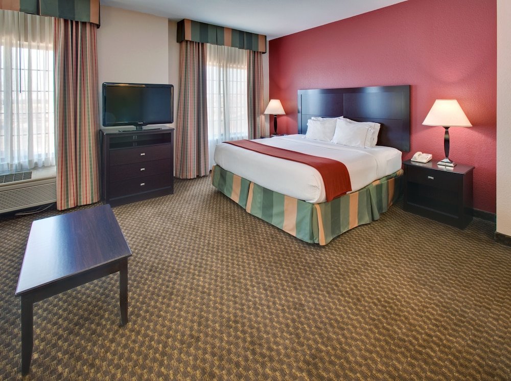 Номер Standard Holiday Inn Express Hotel & Suites Pleasant Prairie-Kenosha, an IHG Hotel