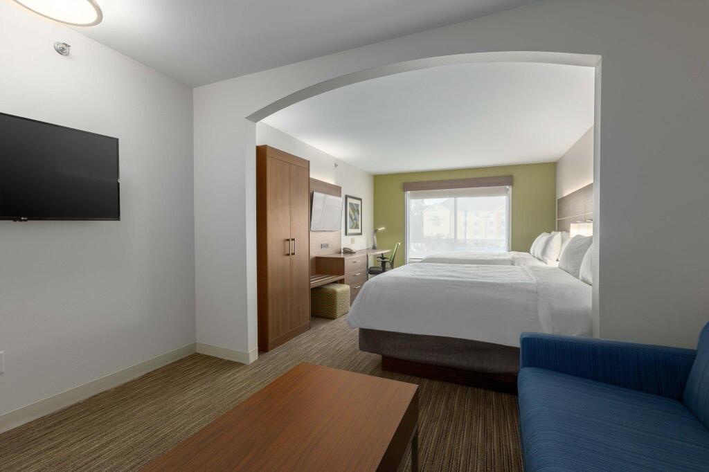 Quadruple Suite Holiday Inn Express Hotel & Suites Vestal, an IHG Hotel